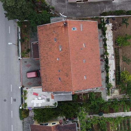 ホテル Apartman Palme シベニク エクステリア 写真