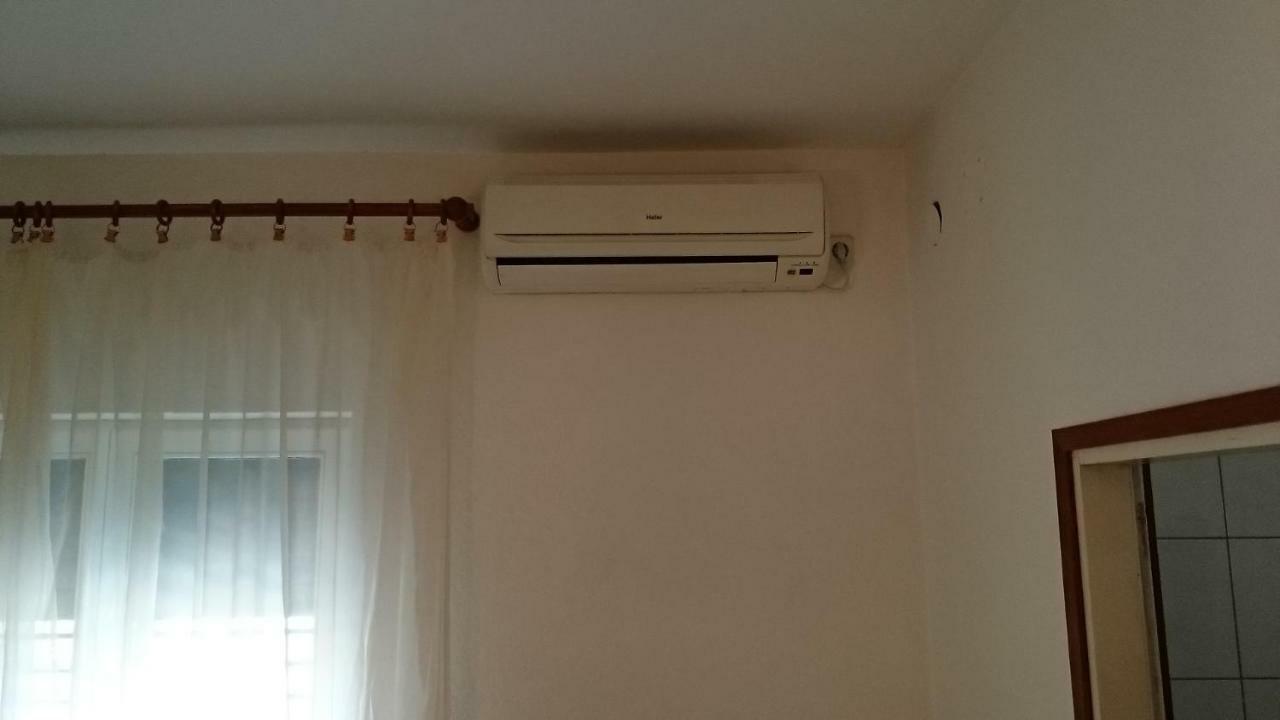 ホテル Apartman Palme シベニク エクステリア 写真